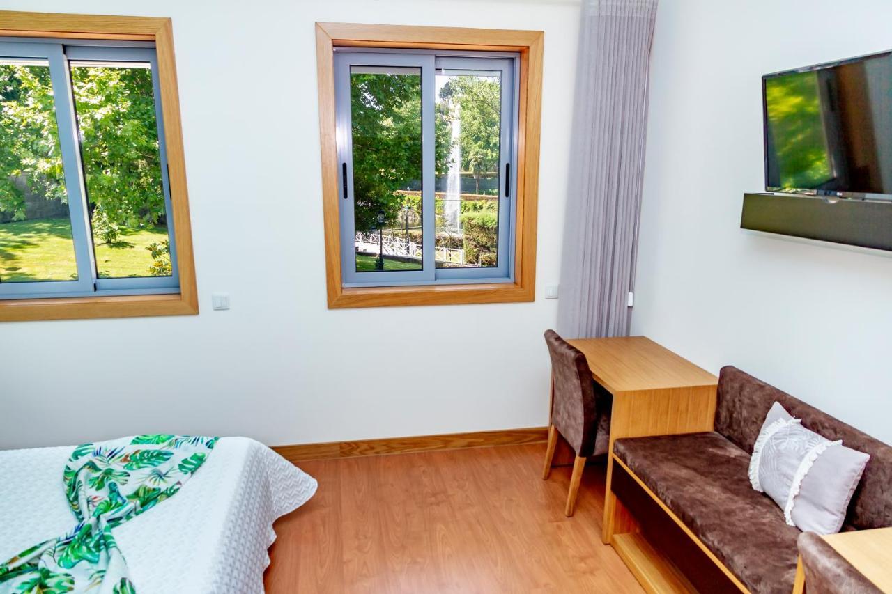 Boutique Mouras Bed & Breakfast Mondim de Basto Exterior photo
